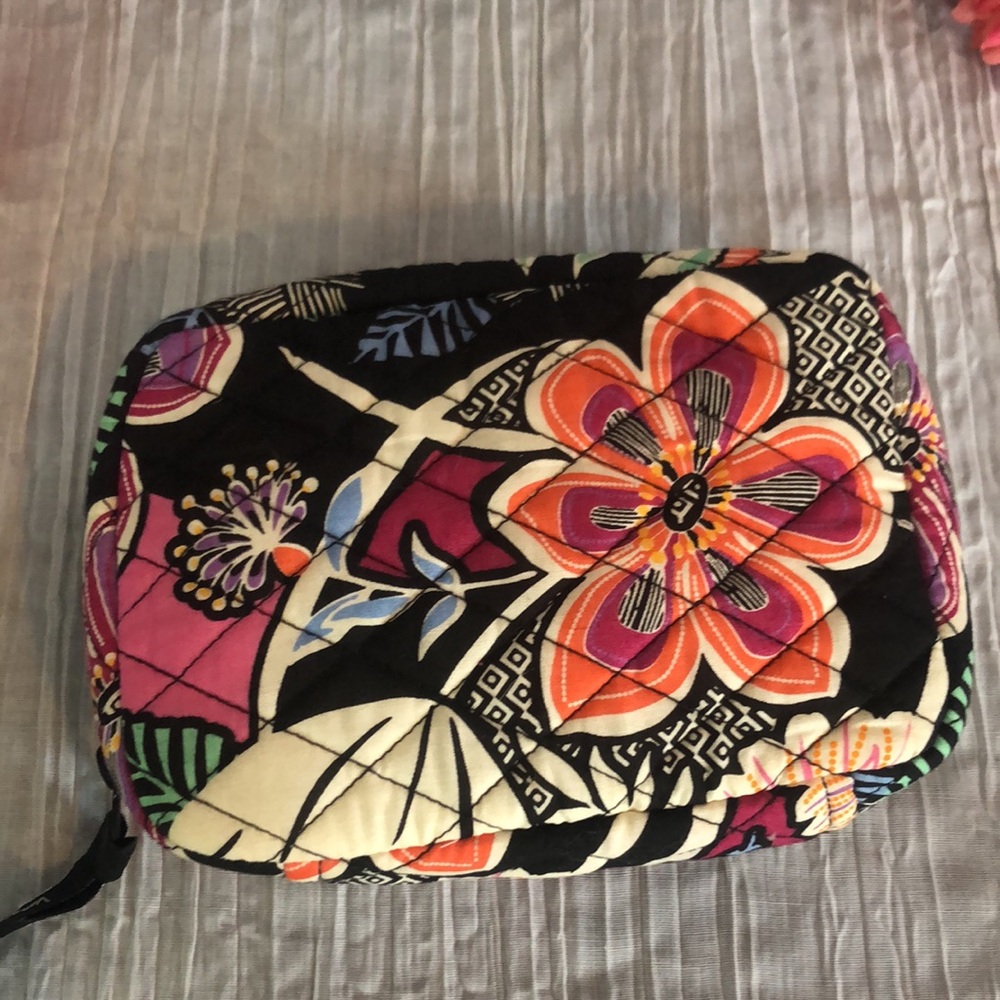 VERA BRADLEY lot 3 travel bags-tablet case, electronics cords storage & luggage - Picture 5 of 16